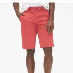 Gap red khaki shorts size 31